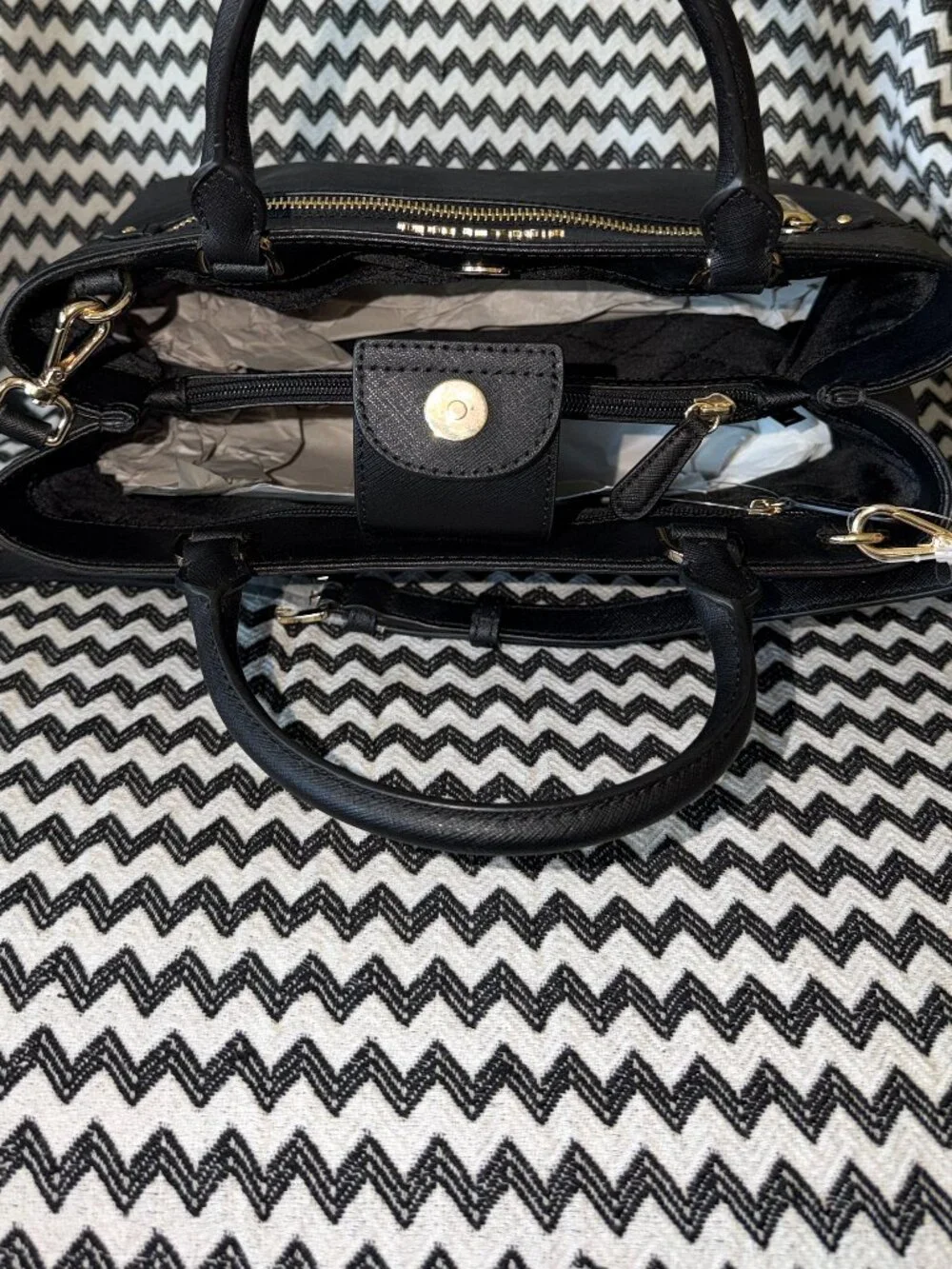 NWT Michael Kors HAILEE Large Leather Satchel Black & Gold w/ crossbody strap
